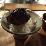 挽肉と米 - 一個目の肉はそのままの味を飯と一緒に頂きました。