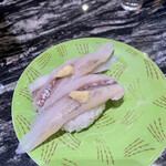 回転寿司 根室花まる 銀座店 - きゅうり魚。珍しいネタで注文！東南アジアで食べるお寿司みたいだった！