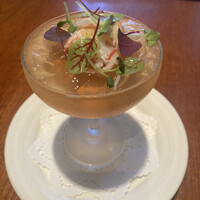 ビストロ ヴィヴィエンヌ - 赤ピーマンと完熟トマトのジュレ、ずわい蟹乗せ