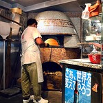 Pizzeria Bakka M'unica - この店舗でイタリアの職人さんが組み立てた、エルネスト社の薪窯。日本には数えるほどしかない窯のようです。