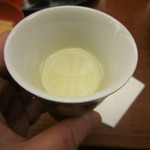 水たき玄海 - 食前酒は桃のお酒です