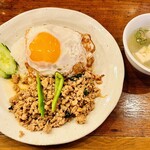 炭火焼タイ料理 THAI THAN - ガパオライス
