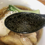 中華食堂 たんたん - 透き通ったスープ