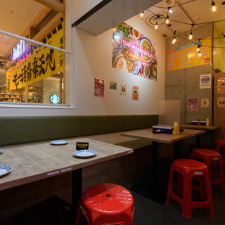 バンコクの屋台風の空間へ、博多駅へお越しの際にぜひ♪