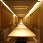 箕面今宮よし田 - 間仕切りの板を外せば20名の大部屋に