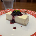トラットリア・ノラ・クチーナ - 本日のデザートのレアチーズケーキ