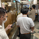 Akebono - 月曜日11時50分のお店の外の並び加減