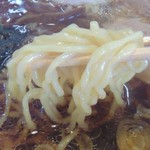 らーめんヒグマ - 正油らーめん麺拡大