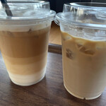 天然色市場 - 左ーキャラメルミルクラテ　右ーカフェオレ