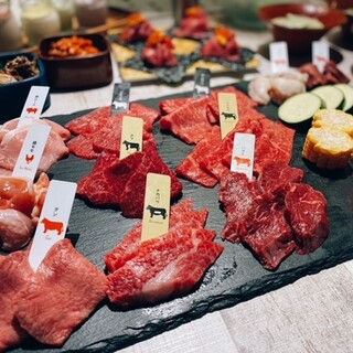 コース料理も充実！熟成肉、和牛の肉寿司など全9皿3980円～