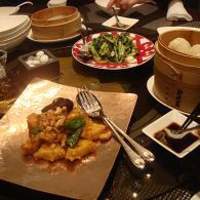 ＳＩＬＩＮ 火龍園 - 肉厚しっとりアオリイカの炒めと小龍包