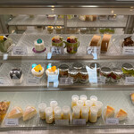 パティスリー サンクトロワ - ショーケース❣️