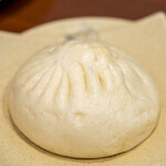 胡桃里小籠館 - 2022.7 豚肉中華まん（170円）