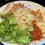 豚風。 - 限定『トムヤムちゃん。』（1,150円）＋パクチー（100円）、ニンニクコール