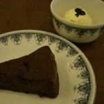 チョコケーキ、バニラアイス