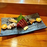 小魚料理 とみ助 - 質の良い鰹はたたきではなくお造りがマストです！！まったりとした味わいが素晴らしい‼️(o^^o)