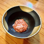 小魚料理 とみ助 - 定番の一品『鯛の酒盗』は日本酒によく合う秀逸な肴です(o^^o)