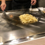八重洲 steak & seafood 鉄板焼き 一心 - パラパラのチャーハン
