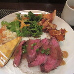 ジュイップ - 牛赤身肉のロースト オニオンソース　800円