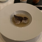 ラ・ブランシュ - ❸淡路島産鱧と黒トリュフのスープ