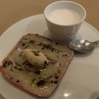 ラ・ブランシュ - イワシとジャガイモの重ね焼き、イワシのポタージュ、アンチョビのクリーム