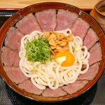 Gomaichi - スペシャルローストビーフ胡麻だれ担々うどん+にんにくチップ