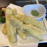 きっちん榮楽 - アスパラの天ぷら
抹茶塩で食べます
イイ食感です