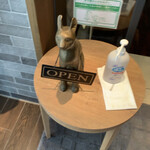 リストランテ アクアパッツァ - 入り口テーブル