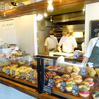 ユニバーサル ベイクスアンドカフェ_2