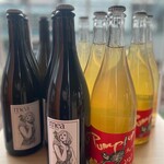 Senro Giwa - 週1回買い付けに行き、試飲して自信持って美味しいナチュールワインを提供しております！