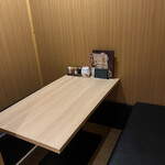 Hakata Kushiyaki Yasaimaki Namai Ki - 個室の席