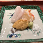 愚直に - お刺身:大分のクエ・伊勢エビ、北海道のキタムラサキウニ