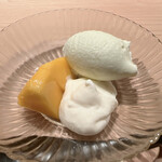愚直に - デザート(マンゴー、ミントのアイス、クリームチーズのソース)