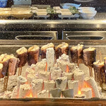 たでの葉 - 鰻をぶつ切りにしても中までしっかりと火が入るのは、炭火焼きの遠赤外線効果なのでしょう！