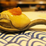 鮓 きずな - 牡蠣(北海道 仙鳳趾)握り