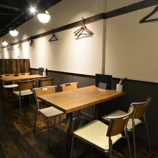 【モダンな駅前鉄板焼き居酒屋】