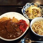 Kakki - 日替わりランチ（コロッケカレー・豚肉とキャベツピリ辛・挽肉ともやし）500円