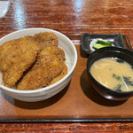 天地豊作 - もち豚タレかつ丼 1200円(税込)
            2022年8月2日