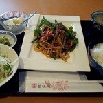 蜀味苑 - ピーマンと牛肉の細切り炒め定食