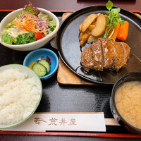 荒井屋 万國橋店 - 定食全景