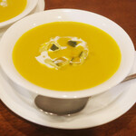 ガネーシュ - カボチャのスープ メティ仕立て