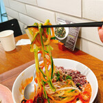 VEGE CHARGER - 野菜麺、箸上げ