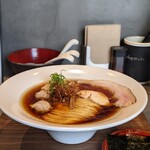 Ramen Break Beats - ワンタン醤油らぁ麺