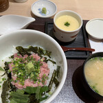 海鮮丼 日の出 - 