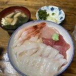 みなと食堂 - 四合わせ丼（しあわせどん）