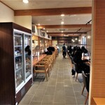 membarukomoan - 店内は広々