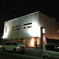 鉄板 かや乃 - 目立つ外観