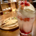 blackbird - カシスフロートとホットサンド