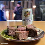 御食事処 なくい - 田子牛のサイコロステーキとヱビスのPremiumWhite