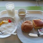 ホテルクラウンヒルズ - 朝食バイキングのパン他